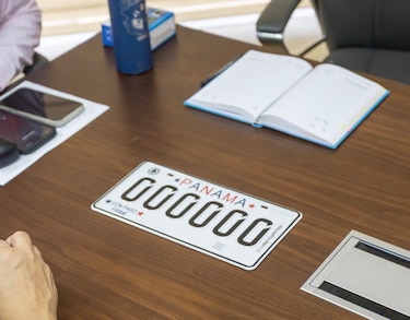 Fiscalía Electoral realiza diligencia en la ATTT por lema ‘Con paso firme’ en placas vehiculares