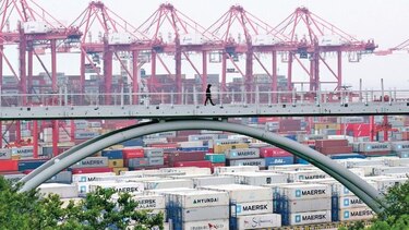China espera reducir impacto de puja comercial con EU