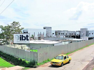 Negocian terminación de hospital santeño