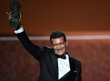 Antonio Banderas anuncia que tiene covid-19 en su cumpleaños 60