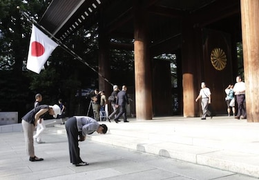 Bieber se disculpa tras visitar polémico santuario japonés de Yasakuni