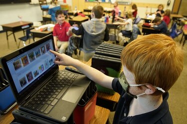 CDC insta a reabrir las escuelas en Estados Unidos