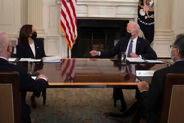 Biden da a Harris su primera tarea: resolver crisis fronteriza
