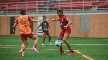  Emily Cedeño está feliz de volver a la selección después de recuperarse de su lesión