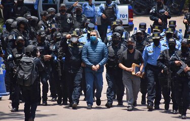 Expresidente de Honduras, Juan Orlando Hernández, es instruido de cargos por narcotráfico y queda detenido en Nueva York