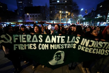 Cientos de chilenas rechazan el proyecto para escuchar el latido del feto antes de abortar