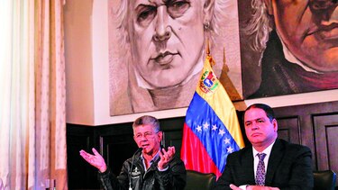 Almagro pide continuar la evaluación de su informe