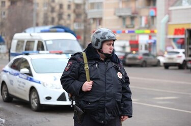 Detienen a niñera en Rusia por decapitar a niña de cuatro años e incendiar apartamento; prometió detonar bomba