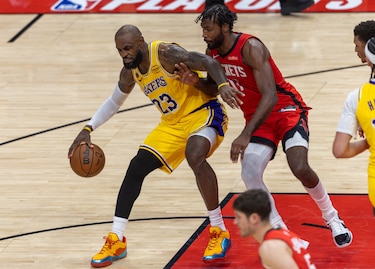 LeBron lidera y Lakers sellan pase a semifinales del Oeste