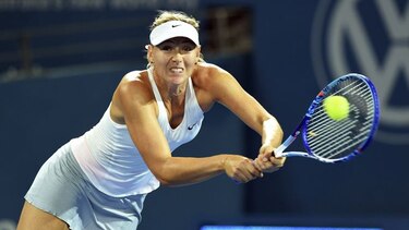 Federer avanza a semifinales; Sharapova e Ivanovic, por el título