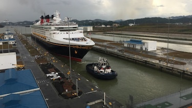 El buque Disney Wonder es el primer crucero en atravesar la ampliación del Canal de Panamá