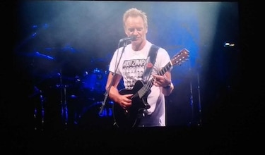 Sting recuerda a 43 estudiantes de Ayotzinapa desaparecidos