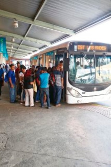 Mi Bus, en la mira de la Autoridad de Tránsito y del Ministerio de Trabajo