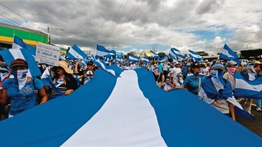 Miles de nicaragüenses piden salida de Ortega