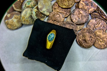 Hallan en Israel un anillo cristiano de la época romana