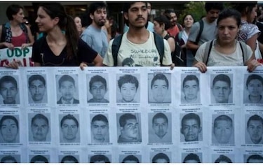 Padres de 43 estudiantes mexicanos siguen en lucha a medio año de trágico crimen