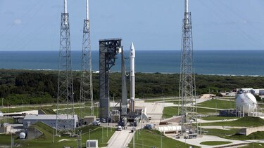 La Nasa lanza la primera sonda para recoger muestras de polvo de un asteroide