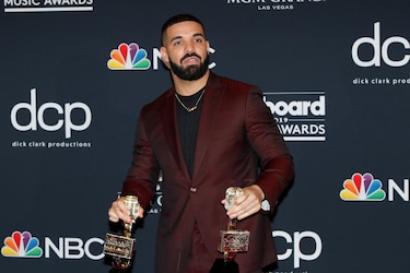 Drake retira una canción en la que usa una voz de IA de Tupac tras amenaza de denuncia