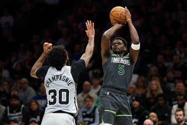 NBA: Anthony Edwards frena a los Spurs, los Knicks presionan a los Pistons y OKC pasa el rodillo