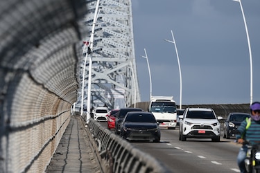 Reabren el Puente de las Américas, pero con restricciones para vehículos pesados