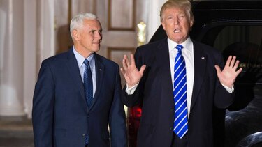 Trump recibe a posibles fichajes de gobierno en club de golf