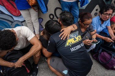 Retorno caótico de ciudadanos a sus domicilios tras una jornada de terror en Ecuador