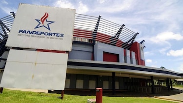 Molestias por reprogramación de graduaciones en la Arena Roberto Durán