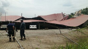 Se desploma techo de un edificio abandonado del Senan