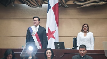 Yanibel Ábrego pedía ayuda a Juan Carlos Varela por auditorías del contralor