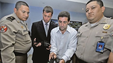 Persiste opacidad  en Pele System Inc.