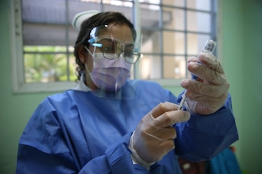 La pandemia solo terminará cuando el 70% de la población esté vacunada: responsable de la OMS