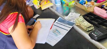 Detectan venta de lotería clandestina en comercios de asiáticos