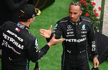 Lewis Hamilton se une al grupo de dueños de los Broncos de Denver de la NFL
