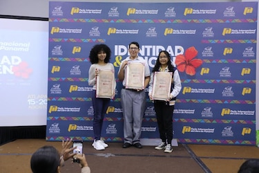 Entregan premios a los ganadores del concurso nacional de cuento juvenil Rosa María Britton