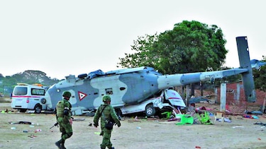 13 muertos al caer helicóptero tras sismo