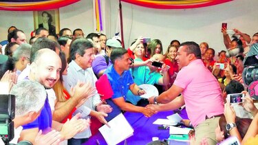 ‘Varelistas’ inscriben sus candidaturas