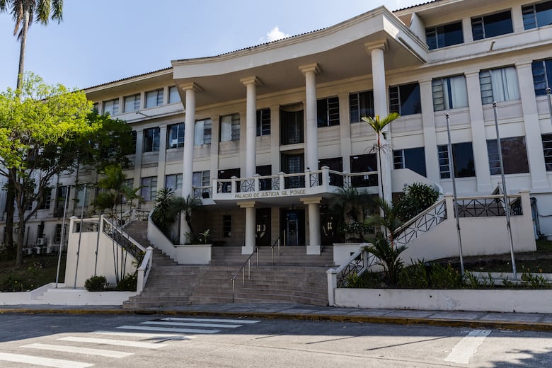 Corte suspende regulación de la pesca de arrastre