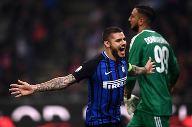 Icardi se exhibe con un triplete en el triunfo 3-2 del Inter sobre Milan