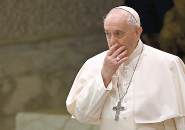Vaticano investigará supuesto ‘me gusta’ papal de foto picante de modelo brasileña