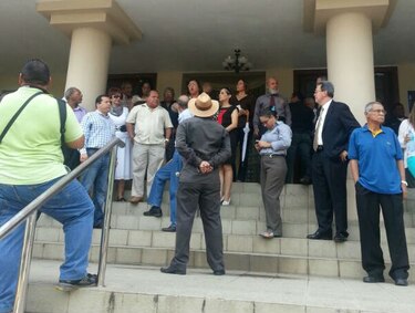 Protestan para exigir renuncia de Moncada Luna