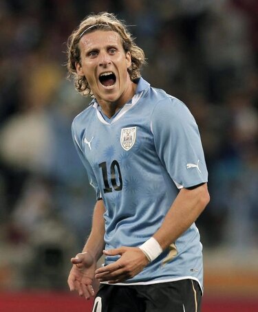Forlán firma un doblete con el Internacional en la liga brasileña