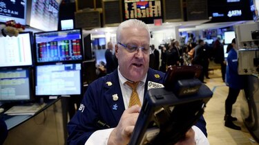 Wall Street pasa de alzas a pérdidas en los primeros movimientos de la sesión