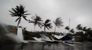 Ciclón llega a la costa de India, donde un millón de personas fueron evacuadas