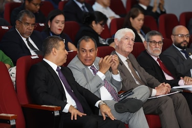 Robinson y Camacho aumentaron topes de donaciones privadas: hasta $500,000 para candidatos a diputado y alcalde