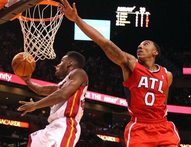 Los Heat arrollan a los Hawks sin Wade y con LeBron James limitado