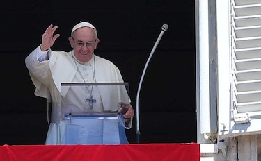 Papa Francisco aboga por aceptar migrantes como muestra de hermandad