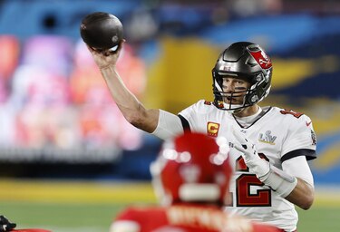 Los Patriots retiran el número 12 de Tom Brady en su ingreso al Salón de la Fama