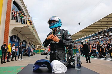 Gana la ‘pole’ del GP de Turquía