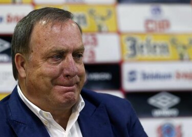 Holandés Dick Advocaat renuncia como seleccionador serbio