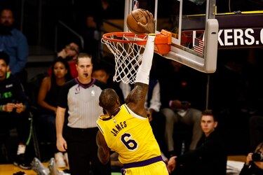 LeBron frustra a los Wolves y devuelve los ‘playoffs’ a los Lakers